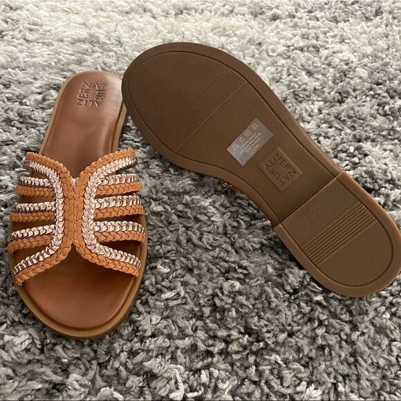 NIB Naturalizer Slip On Leather Sandals - Picture 6 of 8